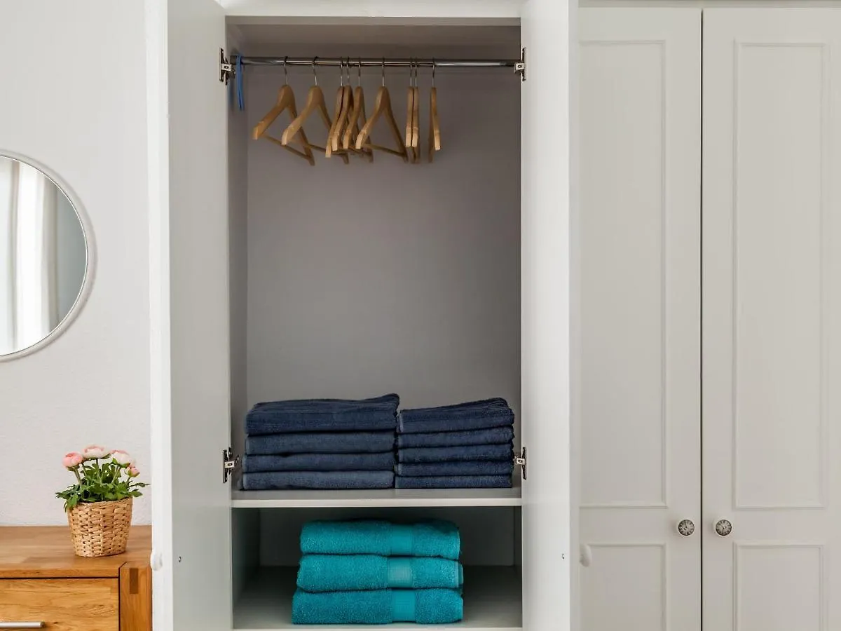 Blue Waters Apartment With Heated Pool Коста-дель-Силенцио