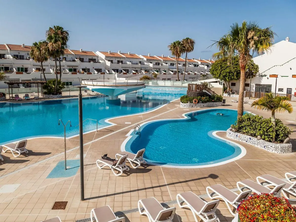 Blue Waters Apartment With Heated Pool Коста-дель-Силенцио